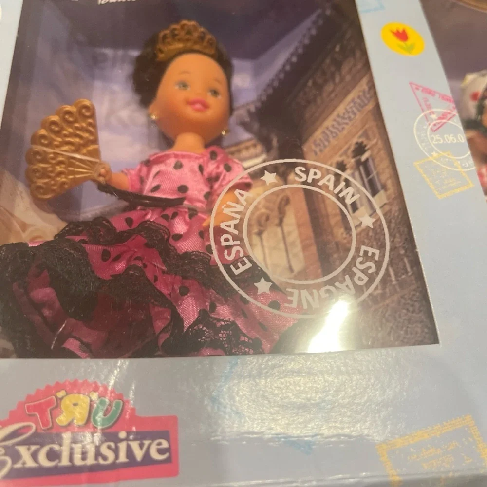 Mattel Barbie 2002 Kelly Club Friends of the World 3 Doll Set Toys R Us New